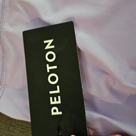 Peloton Women's Purple Mid Rise Capri Legging Size Small - Picture 7 of 10